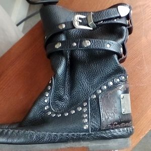 Karma of Charm real leather moccasin boots